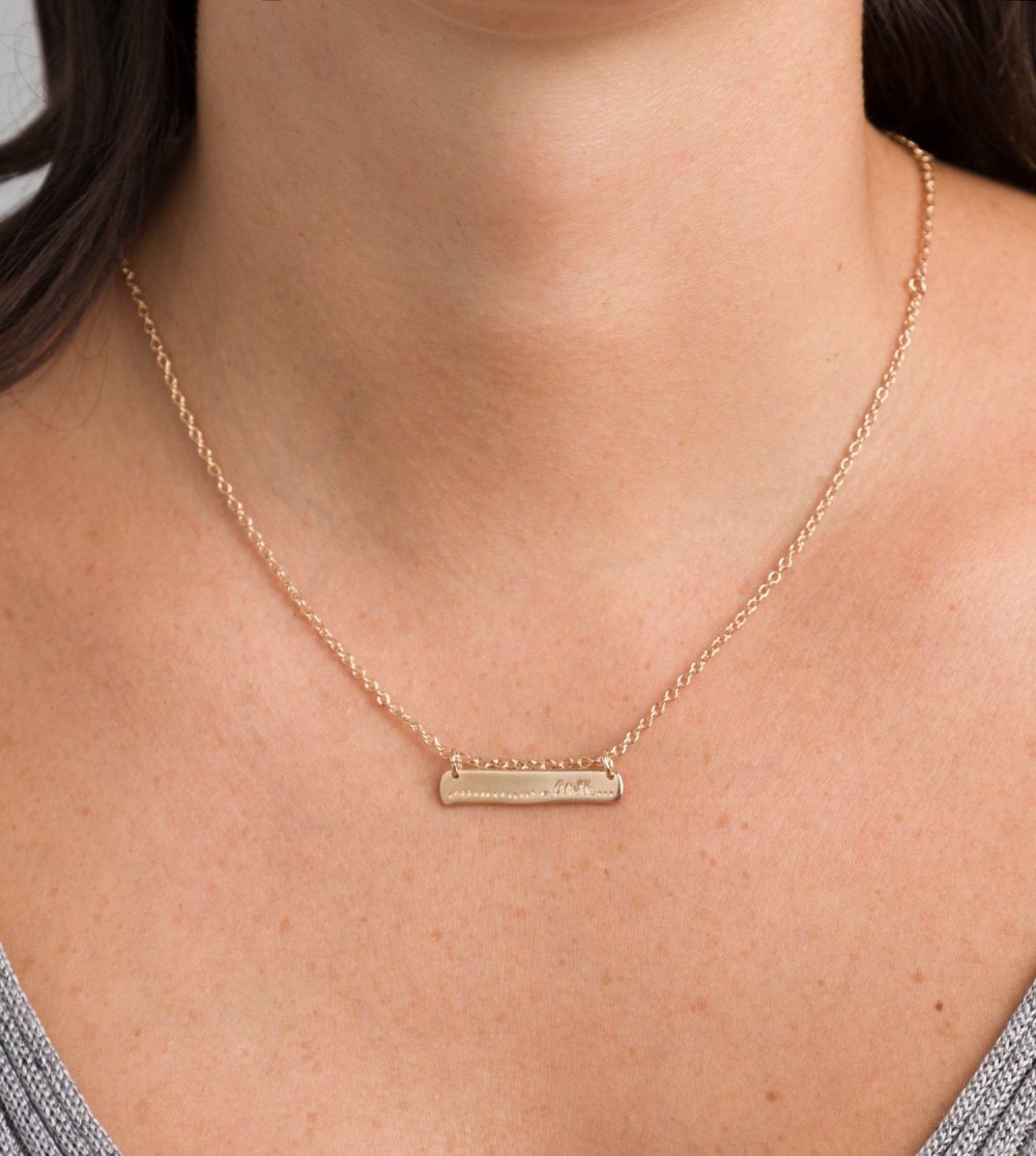 Sperky Anekke Golden Rune Pendant Damske | 2364785-MG